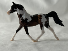 Load image into Gallery viewer, Linzer Best of Breyerfest Series 3 Prince Charming Bay Tobiano