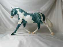 Load image into Gallery viewer, Breyerfest Surprise Model Wedgewood Pinto