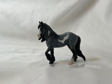 Load image into Gallery viewer, Breyer Stablemates Cob Mustang